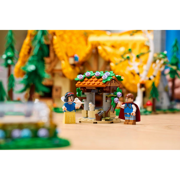 LEGO Disney Die Hütte von Schneewitchen und die sieben Zwergen 43242