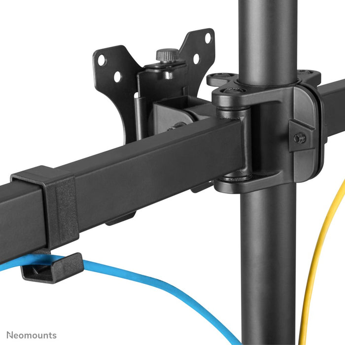 Tischhalterung für drei Flachbildschirme bis 27" (69 cm) 7KG FPMA-D550D3BLACK Neomounts